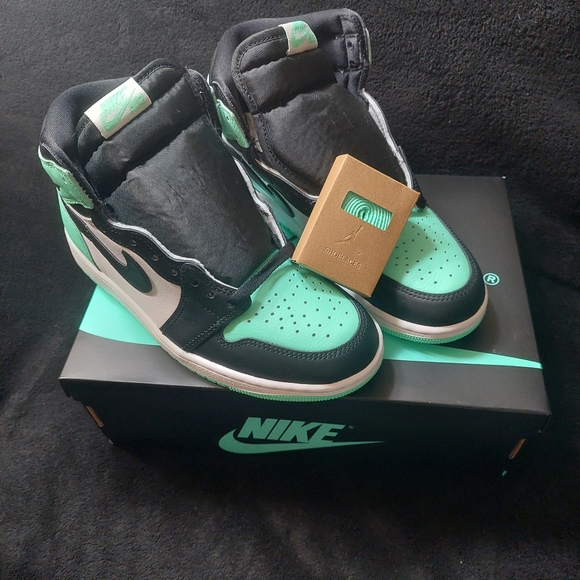 Air Jordan 1 High OG Green Glow - Picture 4 of 7